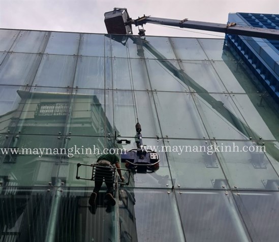 Máy nâng kính 600kg chính hãng | Hà Thành