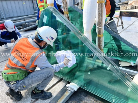 Máy Nâng Kính và những giá trị cốt lõi